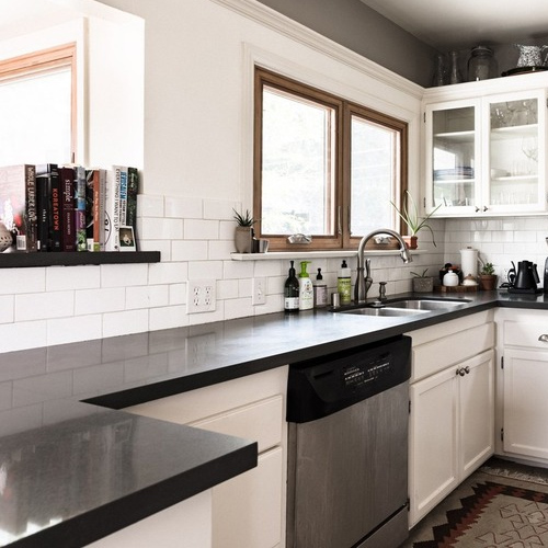 Polished Black Granite Kitchen Countertop Custom Size Vanity Top Export From China